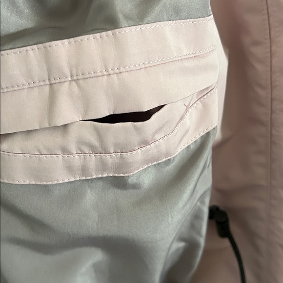 Noize Lilianna Raincoat - Picture 14 of 17